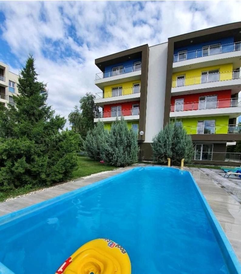 Tranzzit Airport Apartment II Отопень Екстер'єр фото