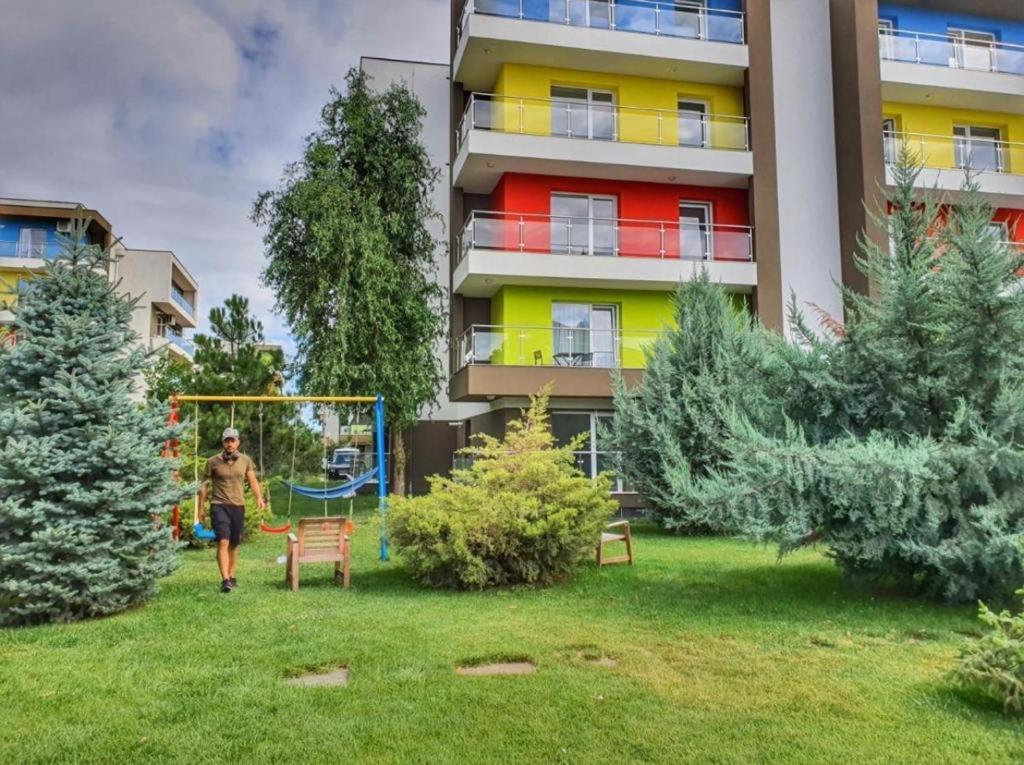 Tranzzit Airport Apartment II Отопень Екстер'єр фото