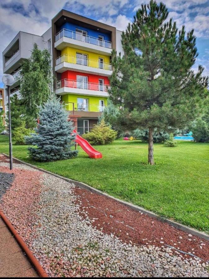 Tranzzit Airport Apartment II Отопень Екстер'єр фото
