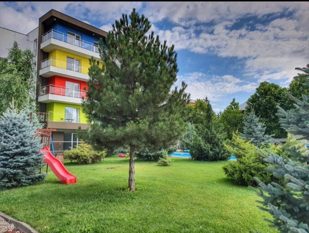 Tranzzit Airport Apartment II Отопень Екстер'єр фото