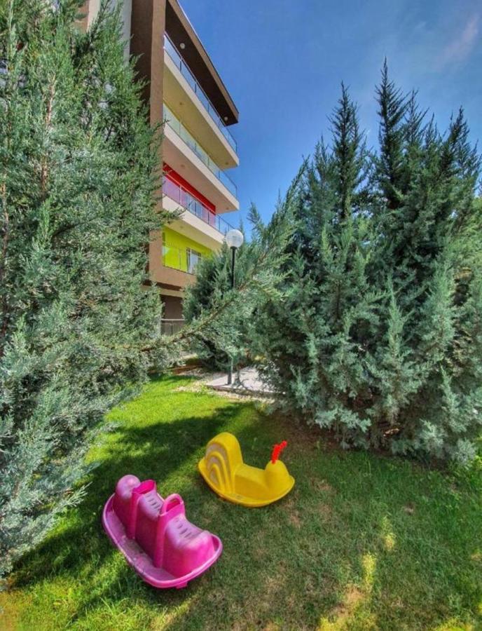 Tranzzit Airport Apartment II Отопень Екстер'єр фото